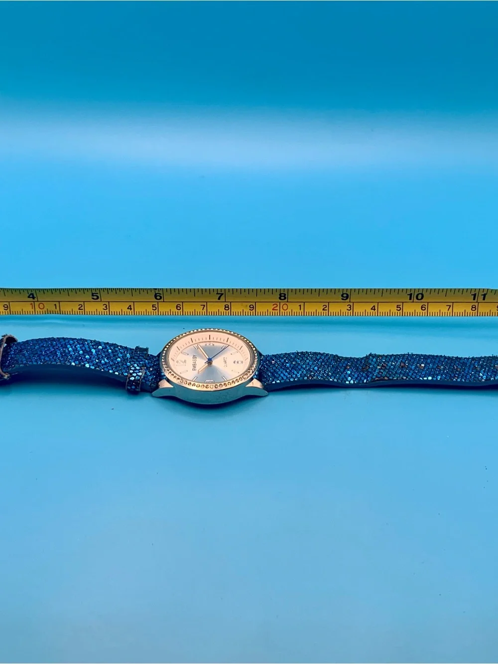 EMBASSY By GRUEN Women’s Fashion Quartz Wristwatch Crystal Bezel Works New Batt